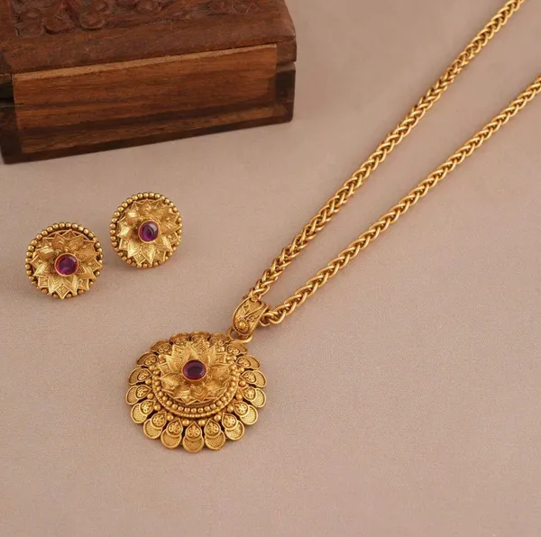 Amazing_Antique_Gold_Floral_Stone_Pendant_Set