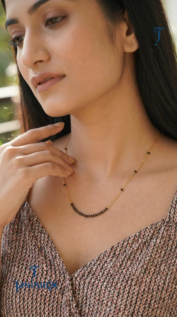 Gold_Plated_Square_Diamond_Pendant_Mangalsutra_With_Black_Beads_For_Women