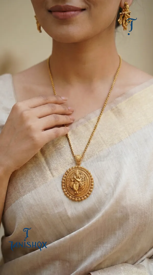 Antique_Gold_Finish_Krishna_Pendant_Chain_Set_For_Women