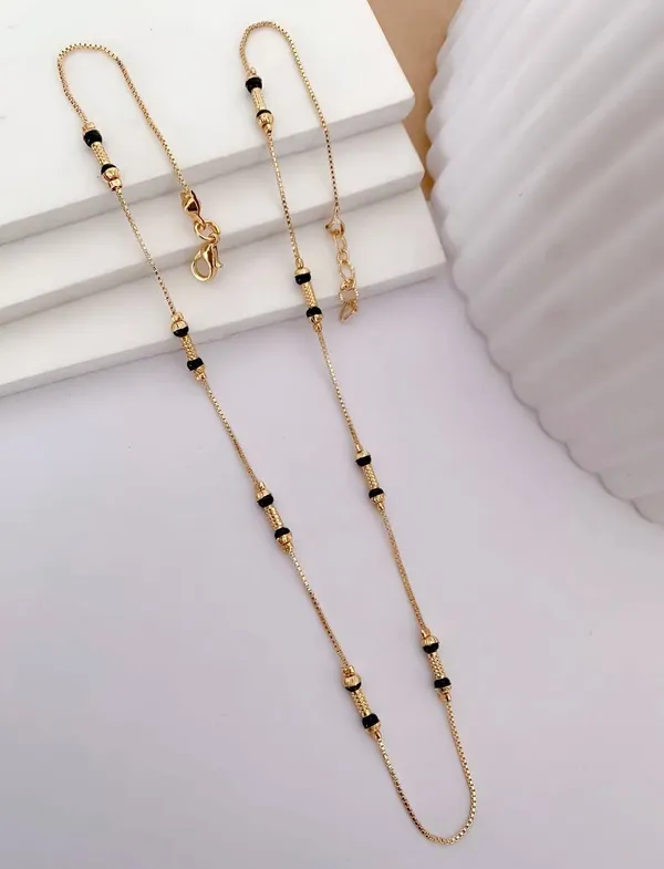 Gold_Plated_Square_Diamond_Pendant_Mangalsutra_With_Black_Beads_For_Women