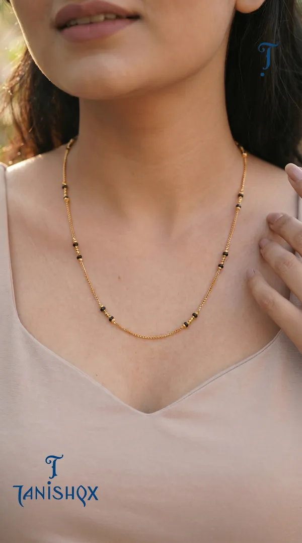 Gold_Plated_Square_Diamond_Pendant_Mangalsutra_With_Black_Beads_For_Women