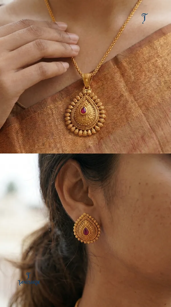 Traditional_Oval_Pendant_Set_For_Women