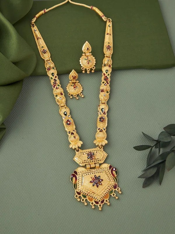 Traditional_Gold-Plated_Necklace_Set_With_Earrings