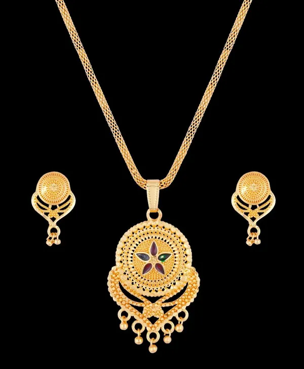 Micro_Gold_Plated_Ad_Diamond_Studded_Fancy_Oval_Pendant_Set_With_Chain