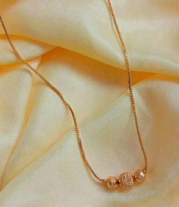 Elegant_Everyday_Wear_Chain_Necklace