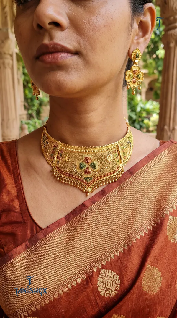Traditional_Gold-Plated_Necklace_Set_With_Earrings