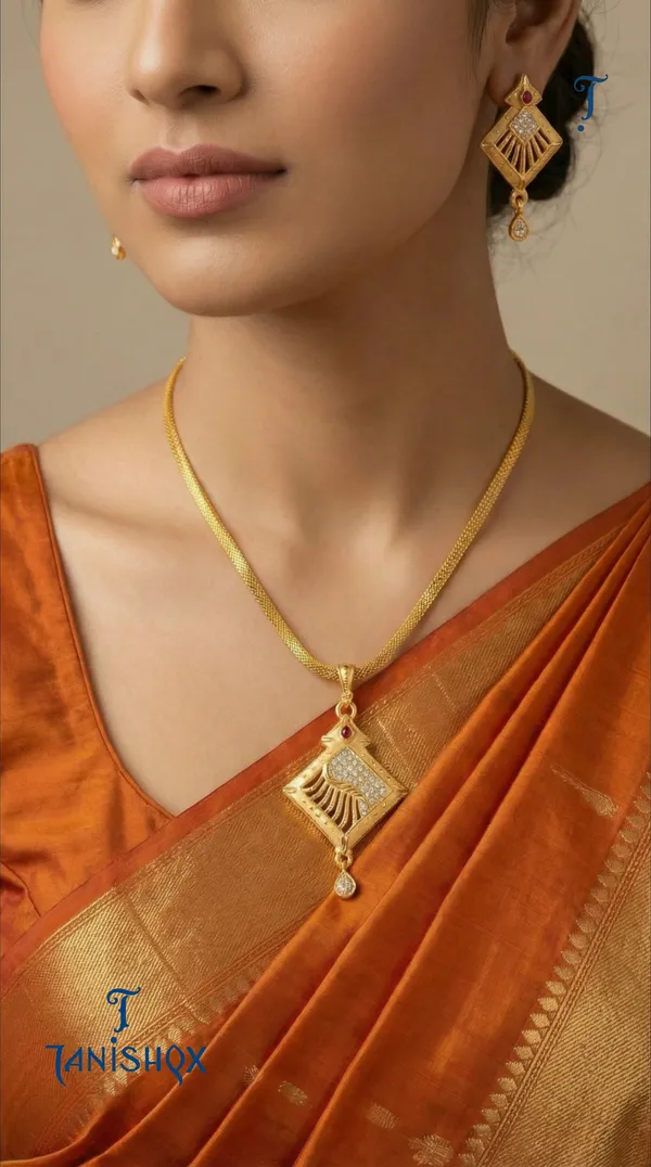 Micro_Gold_Plated_Ad_Diamond_Studded_Fancy_Oval_Pendant_Set_With_Chain