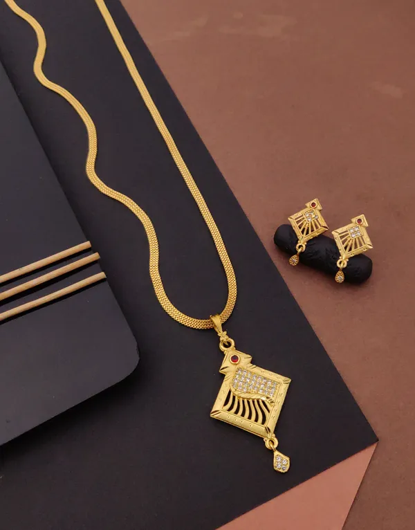 Micro_Gold_Plated_Ad_Diamond_Studded_Fancy_Oval_Pendant_Set_With_Chain