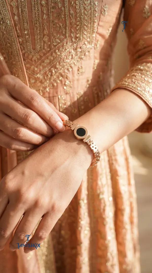 Modern_Rose_Gold_Bracelet_For_Women