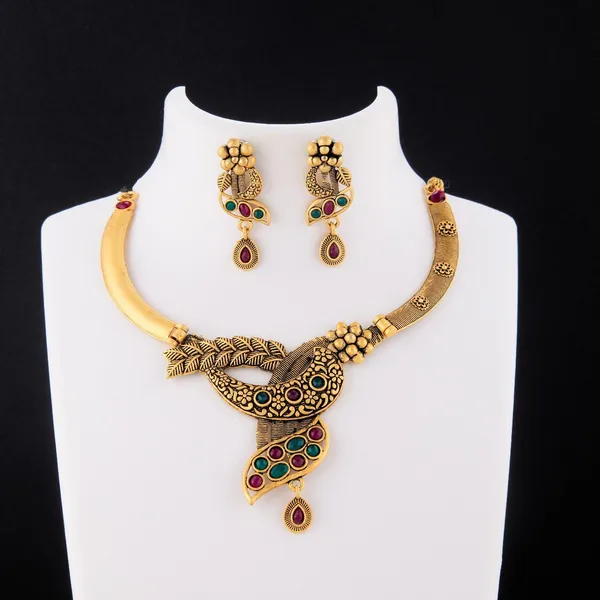 Leaf_Motif_Gold_Necklace_Set_With_Multi_Color_Stones_&_Earrings