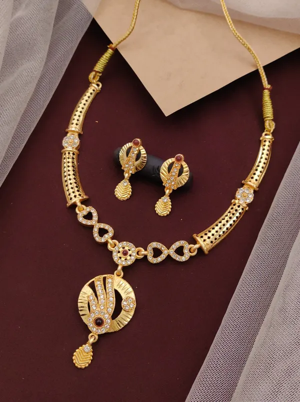 Traditional_Gold-Plated_Necklace_Set_With_Earrings