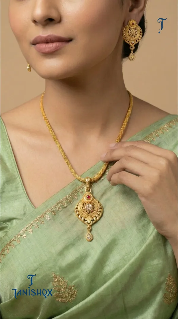 Micro_Gold_Plated_Ad_Diamond_Studded_Fancy_Oval_Pendant_Set_With_Chain