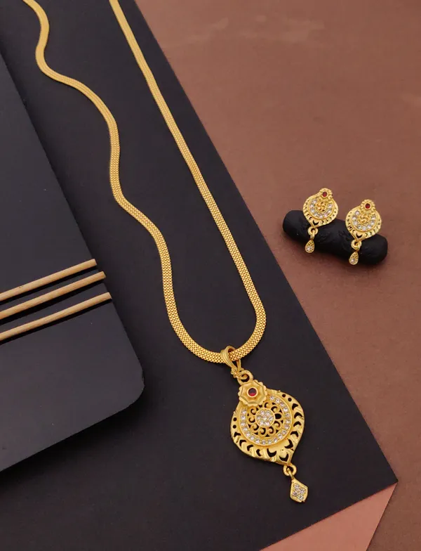 Micro_Gold_Plated_Ad_Diamond_Studded_Fancy_Oval_Pendant_Set_With_Chain