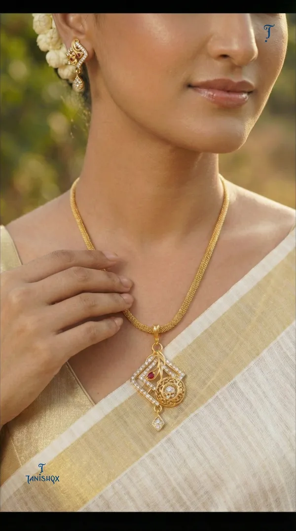 Micro_Gold_Plated_Ad_Diamond_Studded_Fancy_Oval_Pendant_Set_With_Chain