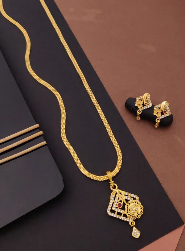 Micro_Gold_Plated_Ad_Diamond_Studded_Fancy_Oval_Pendant_Set_With_Chain