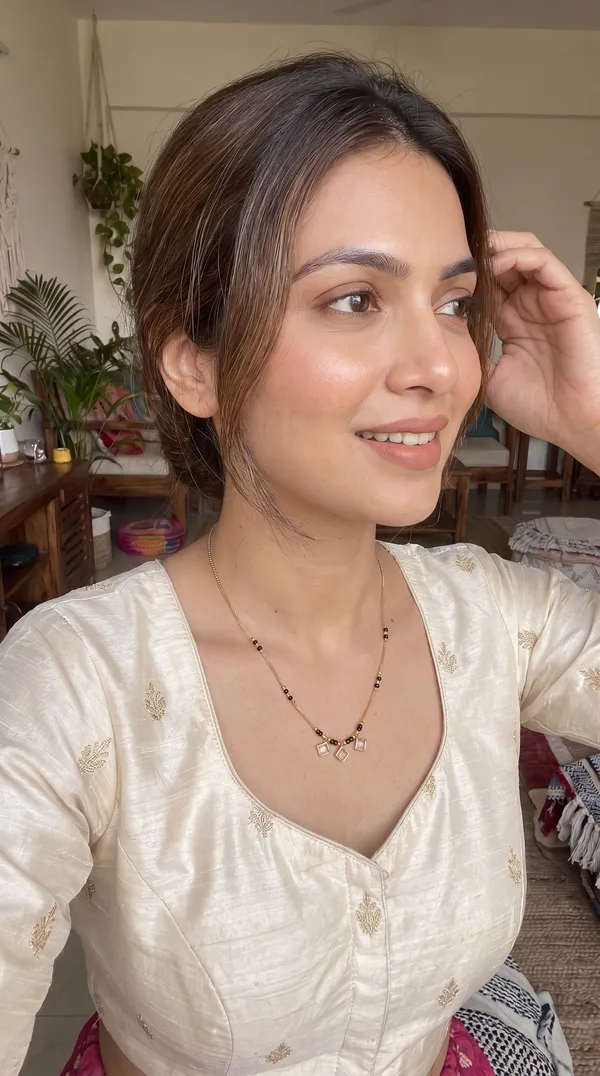 Elegant_Gold-Plated_Mangalsutra_Necklace_with_Black_Beads_&_Pink_Square_Stone_Charms