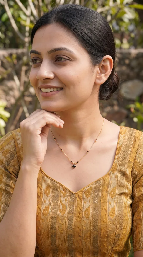 Gold-Toned_Black_Square_Crystal_Pendant_Necklace_for_Women