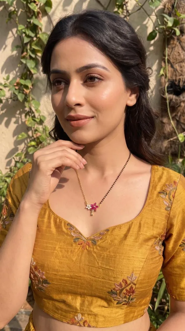 Pink_Petal_Dual-Tone_Mangalsutra