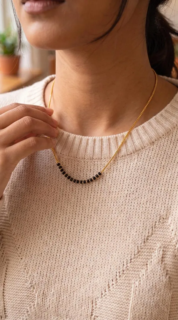 Lightweight_and_Midnight_Beadline_Luxe_Gold_Chain_Necklace