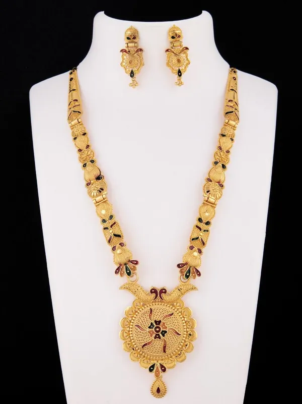 Traditional_Gold-Plated_Necklace_Set_With_Earrings