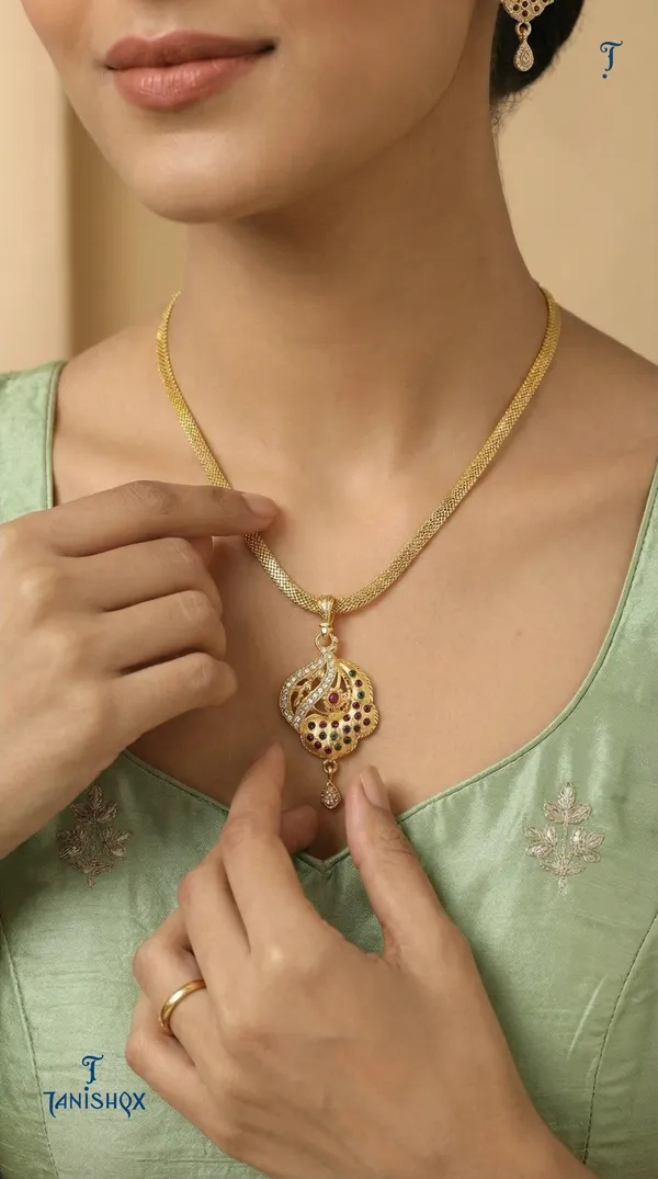 Micro_Gold_Plated_Ad_Diamond_Studded_Fancy_Oval_Pendant_Set_With_Chain