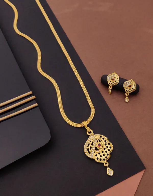 Micro_Gold_Plated_Ad_Diamond_Studded_Fancy_Oval_Pendant_Set_With_Chain
