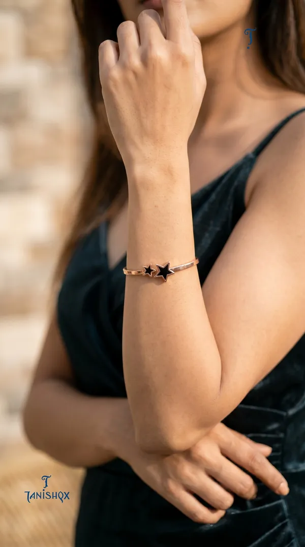 Modern_Rose_Gold_Bracelet_For_Women