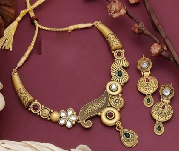 Classic_Gold_Plated_Necklace_Set_With_Colorful_Stone_Detailing