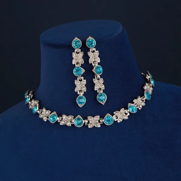 Elegant_Blue_Crystal_Necklace_&_Earrings_Set