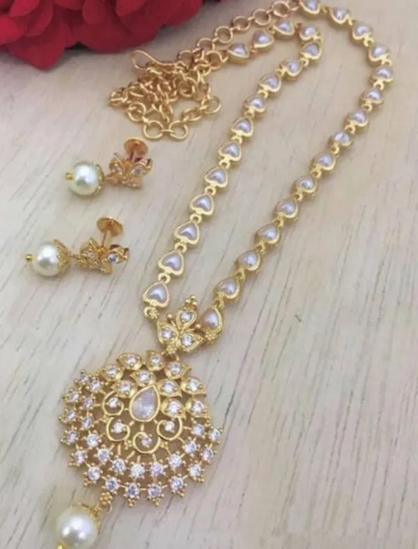 Traditional_Gold-Plated_Necklace_Set_With_Earrings