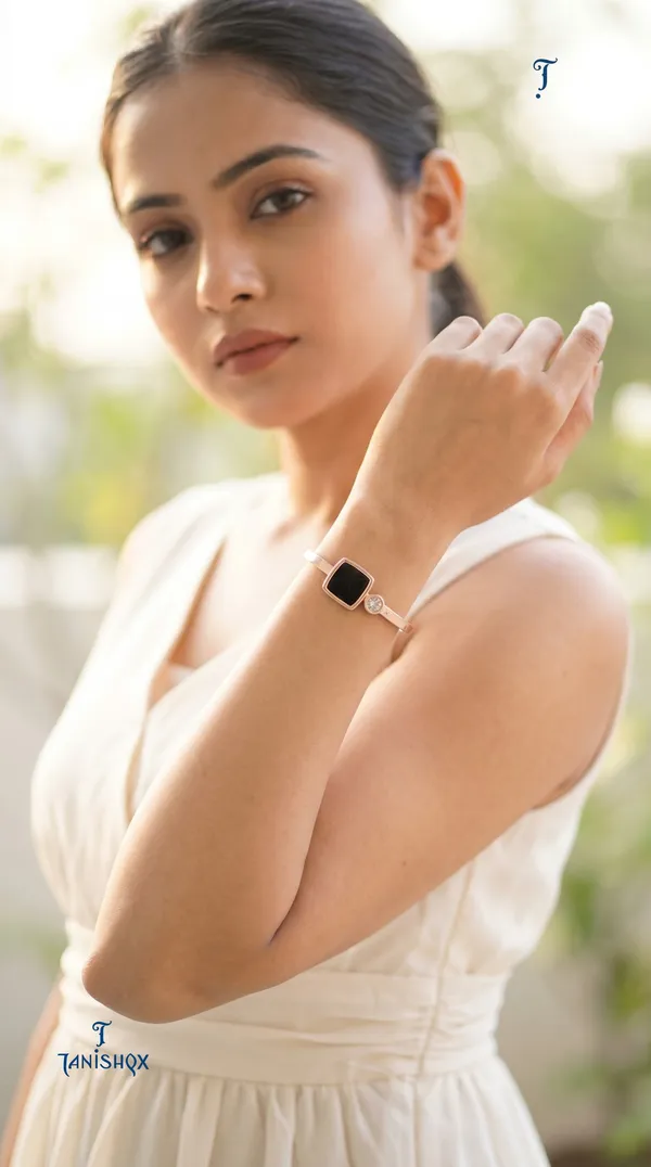 Modern_Rose_Gold_Bracelet_For_Women