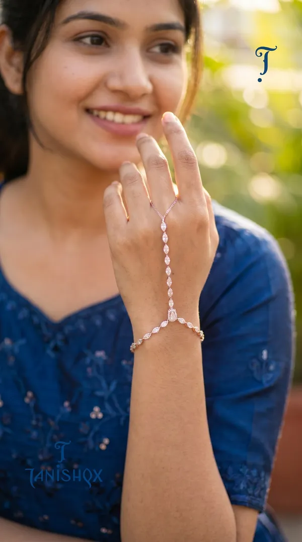Rose_Gold_Luxury_Hand_Bracelet_Ring