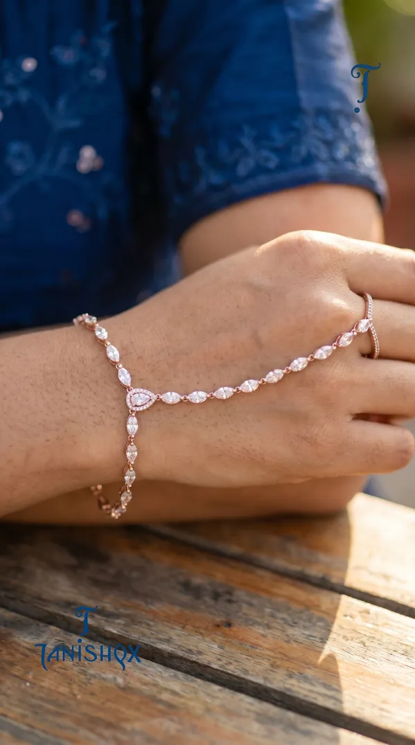 Rose_Gold_Luxury_Hand_Bracelet_Ring