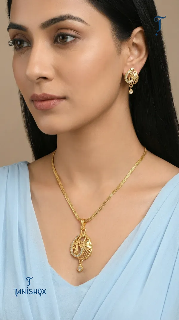 Micro_Gold_Plated_Ad_Diamond_Studded_Fancy_Oval_Pendant_Set_With_Chain