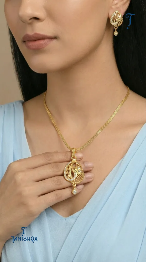 Micro_Gold_Plated_Ad_Diamond_Studded_Fancy_Oval_Pendant_Set_With_Chain