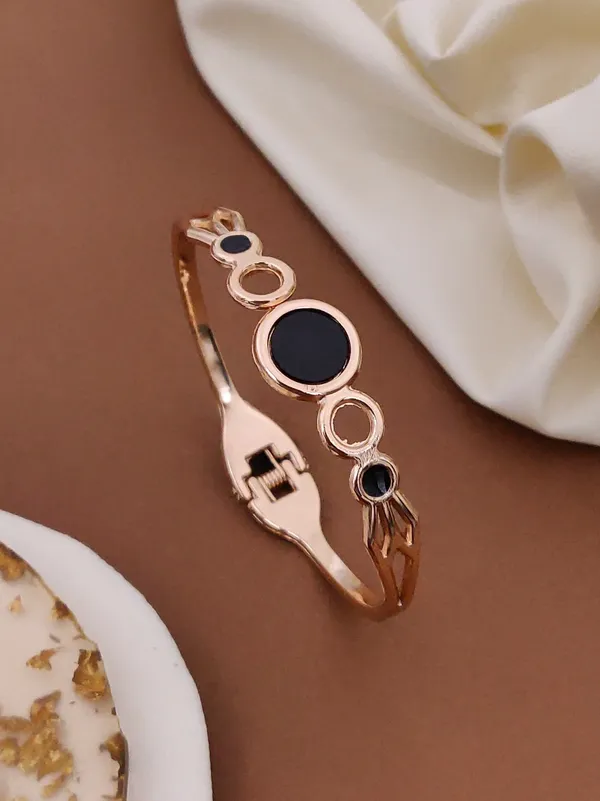Modern_Rose_Gold_Bracelet_For_Women