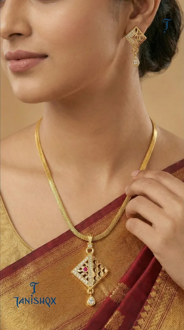 Micro_Gold_Plated_Ad_Diamond_Studded_Fancy_Oval_Pendant_Set_With_Chain