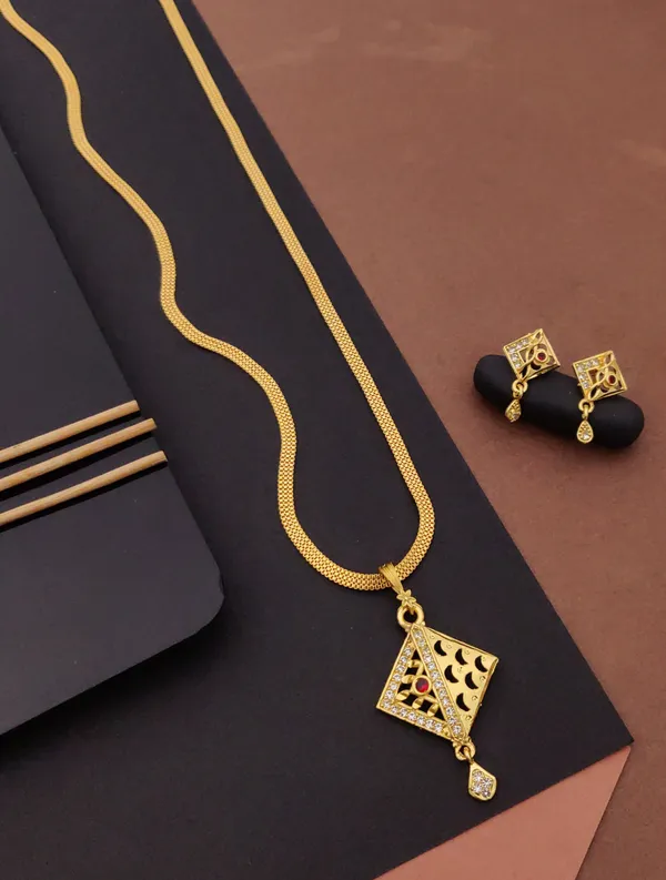 Micro_Gold_Plated_Ad_Diamond_Studded_Fancy_Oval_Pendant_Set_With_Chain