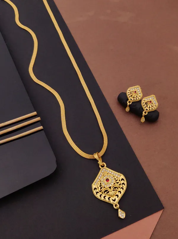 Micro_Gold_Plated_Ad_Diamond_Studded_Fancy_Oval_Pendant_Set_With_Chain