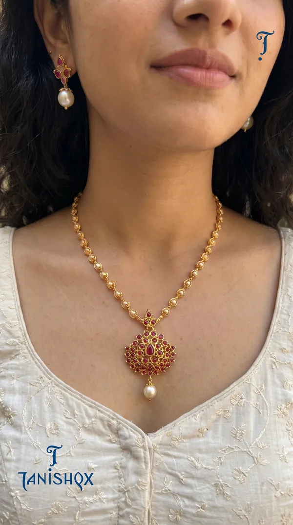 Traditional_Gold-Plated_Necklace_Set_With_Earrings