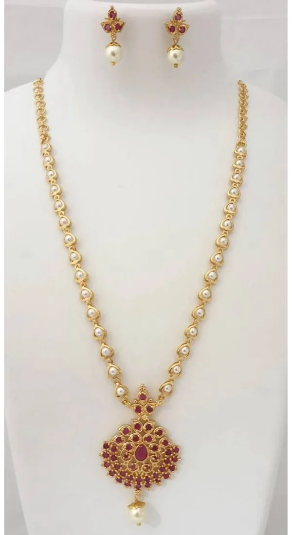 Traditional_Gold-Plated_Necklace_Set_With_Earrings