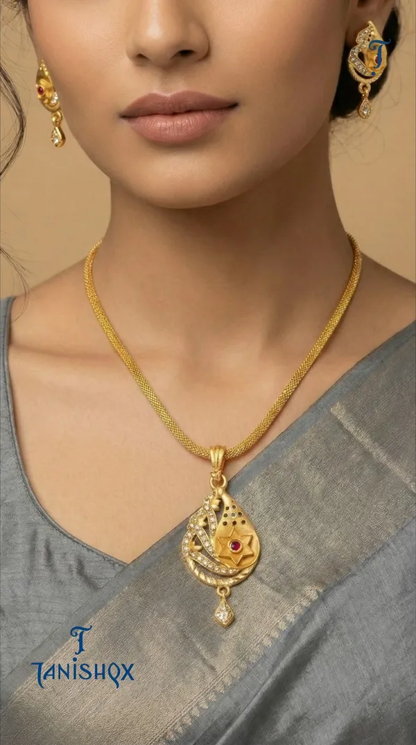 Micro_Gold_Plated_Ad_Diamond_Studded_Fancy_Oval_Pendant_Set_With_Chain