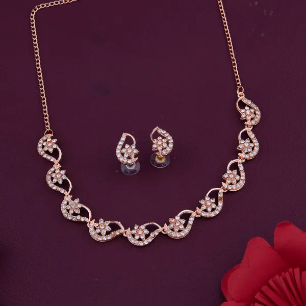 Elegant_Floral_Pattern_Diamond_Necklace_With_Matching_Earrings_Set