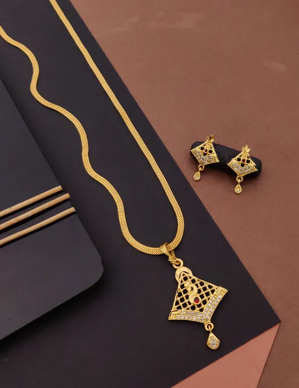 Micro_Gold_Plated_Ad_Diamond_Studded_Fancy_Oval_Pendant_Set_With_Chain