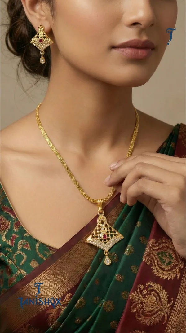 Micro_Gold_Plated_Ad_Diamond_Studded_Fancy_Oval_Pendant_Set_With_Chain