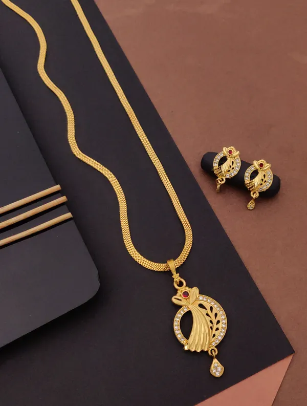 Micro_Gold_Plated_Ad_Diamond_Studded_Fancy_Oval_Pendant_Set_With_Chain
