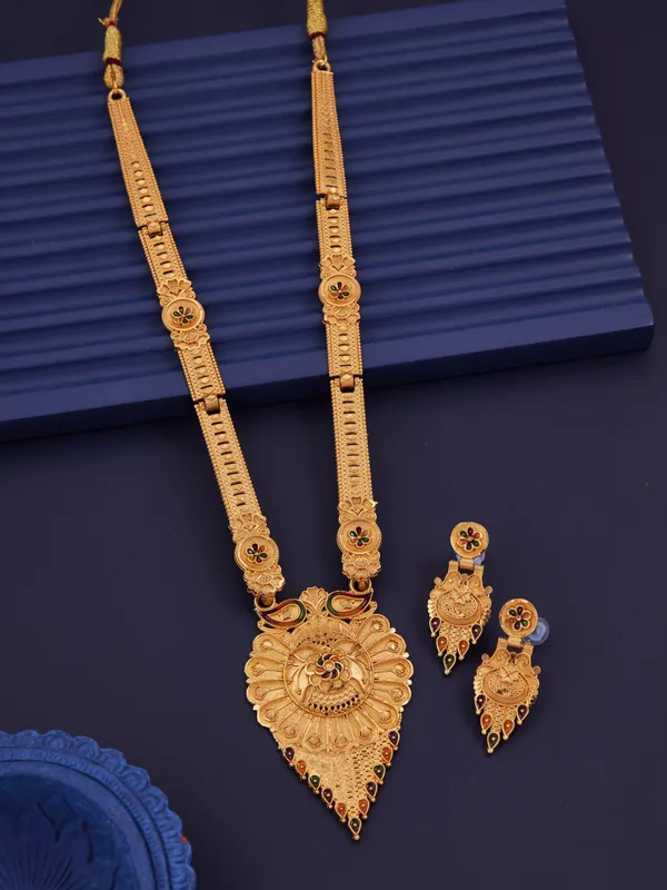 Traditional_Gold-Plated_Necklace_Set_With_Earrings