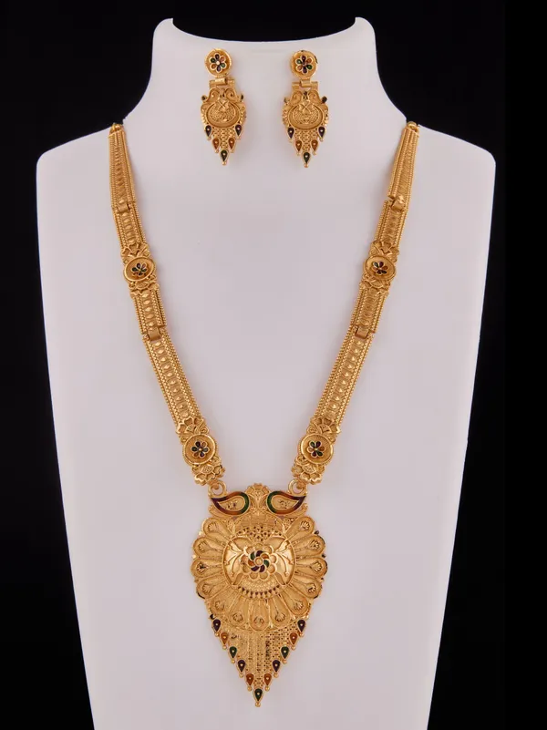 Traditional_Gold-Plated_Necklace_Set_With_Earrings