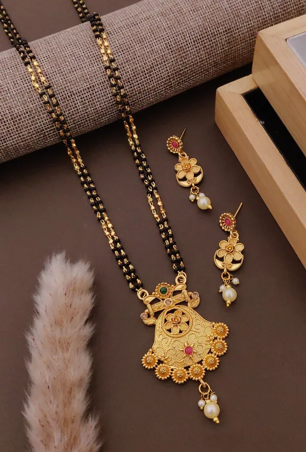 Micro_Gold_Plated_Diamond_Studded_Fancy_Flower_Square_Mangalsutra_Set_With_Earrings