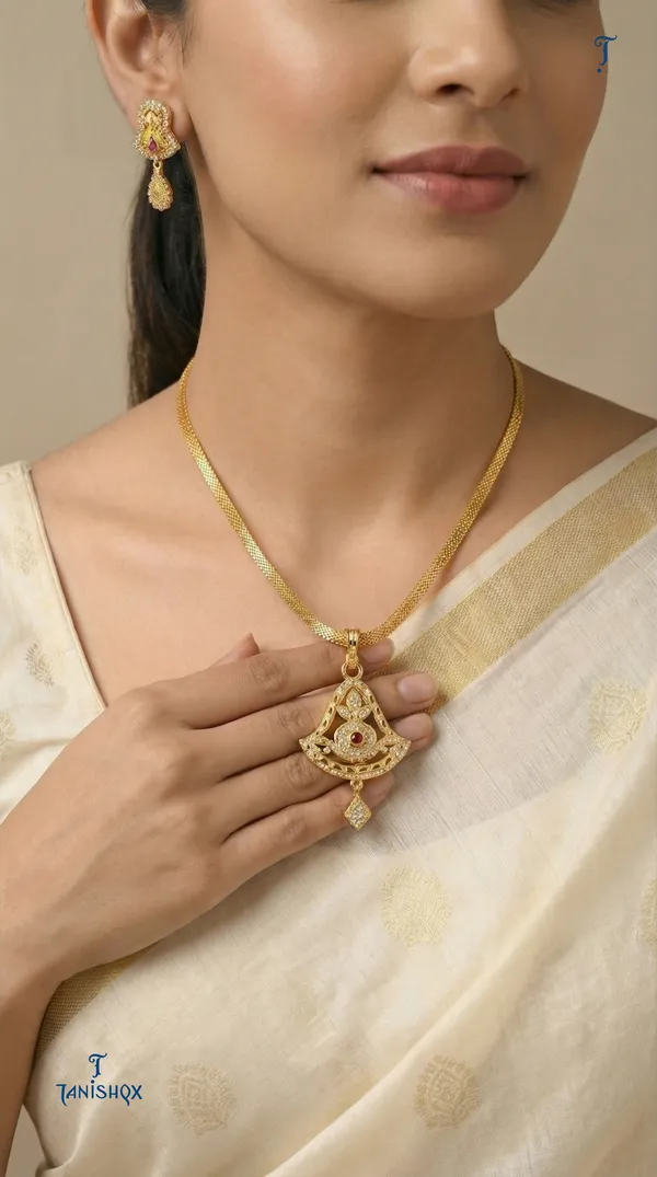 Micro_Gold_Plated_Ad_Diamond_Studded_Fancy_Oval_Pendant_Set_With_Chain